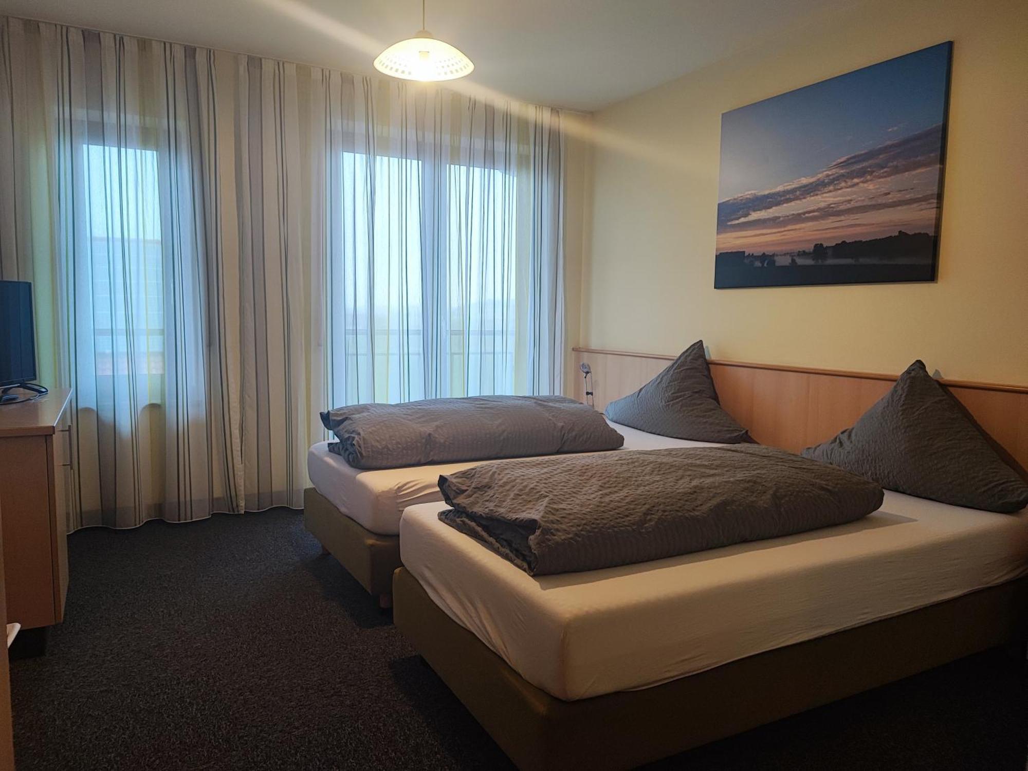 Wirtshaus Zur Bina Hotel Vilsbiburg Kültér fotó